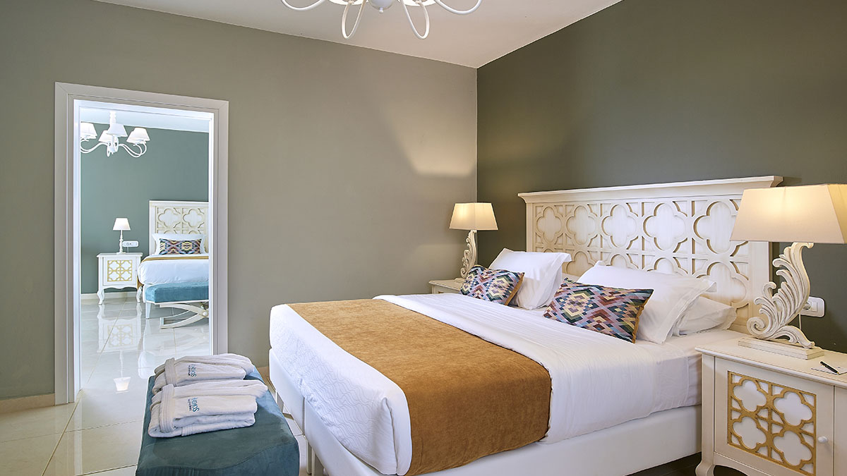 Family 2Bedroom Sharing Pool